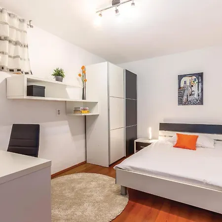 3 Bedroom In Holiday home *